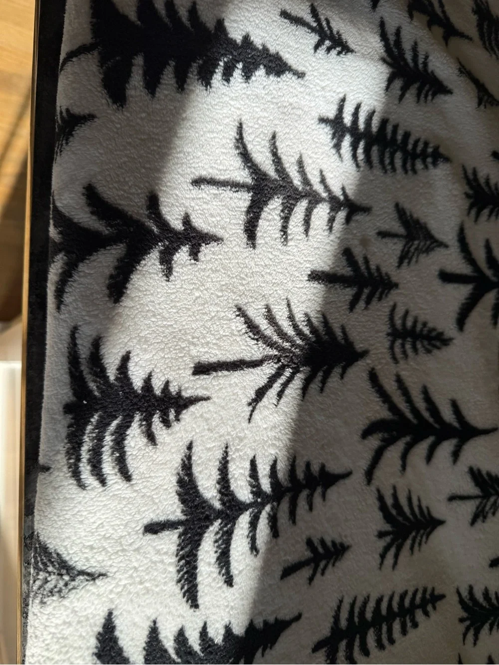 Holiday Winter Plush Throw Blanket 50” x 70” black pine tree pattern Cozy